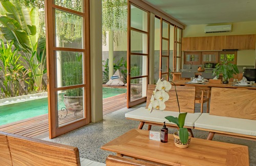 Pererenan Villa | Villa Avyathi at Ananadathu Villas - Tropical 2BR Contemporary Villa in Canggu
