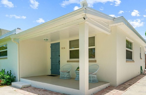 Palm Beach - West Palm Beach House | Villa Azul - Private Pool, Mins to DT + Beach
