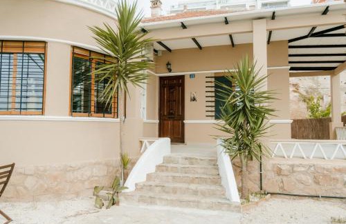 Villajoyosa Villa | Villa Bahari by Seaward Suites