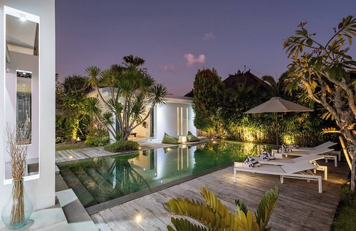 Sunset Road Villa | Villa Bahia 10mn walk to Central Seminyak Oberoi