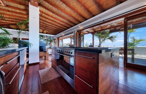 Puerto del Carmen Ski Chalet | Villa Bali sea view