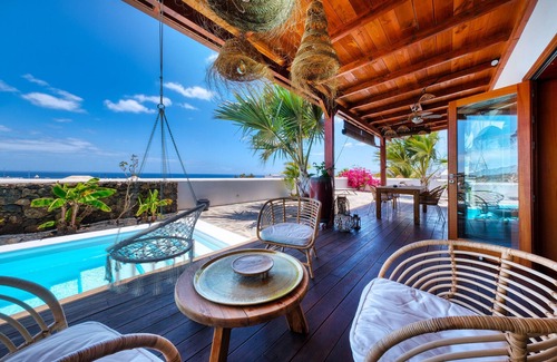 Puerto del Carmen Ski Chalet | Villa Bali sea view