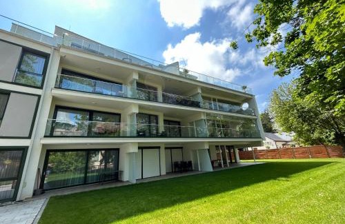 Siofok Aranypart Apartment | Villa Bauhaus Dream Deluxe F