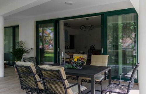 Siofok Aranypart Apartment | Villa Bauhaus Wellness Apartman Fsz. 3