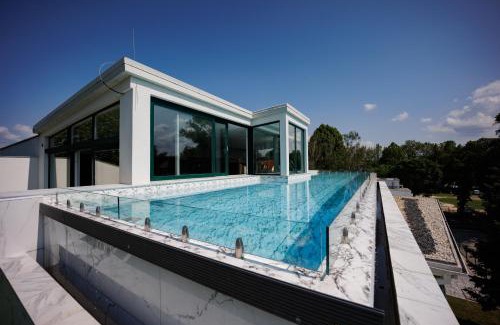 Siofok Aranypart Apartment | Villa Bauhaus Wellness Apartman 202