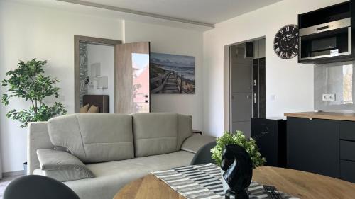 Siofok Aranypart Apartment | Villa Bauhaus Wellness Apartman 202