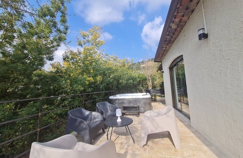 Les Termes Villa | Villa Bella Mimosa sur les Hauteurs de Mandelieu La Napouke