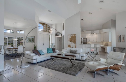Pelican House | VILLA BELLAGGIO - Western Exposure, Gulf Access, Pool, Boatlift, 3 bed & 3 bath