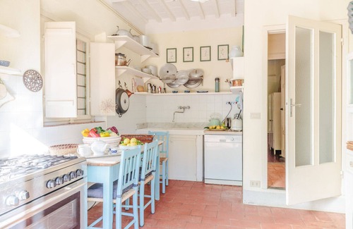 Camaiore Villa | Villa Birdsong, among the Woods in Camaiore