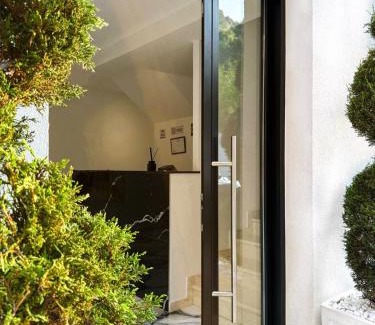 Skataj Hotel | Villa Blanc