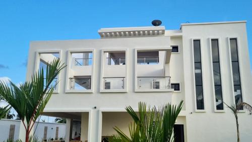 Comoe Villa | Villa Bolati, avec piscine, jacuzzi, jardin et vue