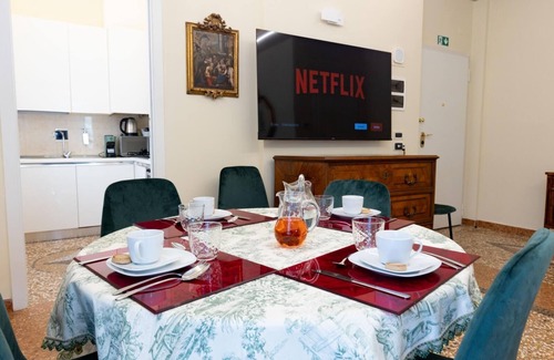 Saragozza-Porto Apartment | Villa Bottrigari Apartment with Terrace