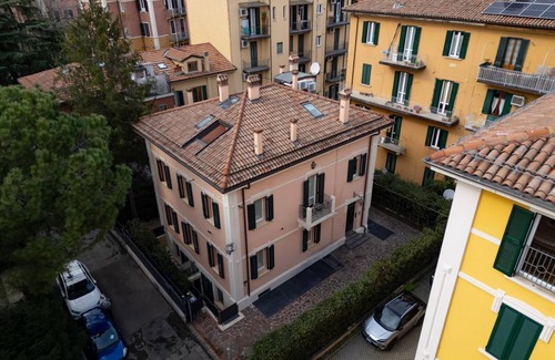 Saragozza-Porto Apartment | Villa Bottrigari Apartment with Terrace