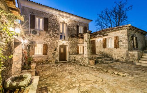 Loucha Villa | Villa Callisto- Elegant Villa with Pool