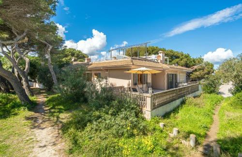 Muro Villa | Villa Can Canta Natura Park House at Platja de Muro Beach
