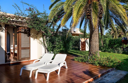 Costa Rei Villa | Villa 'Carla' with Private Terrace, Wi-Fi and Air Conditioning
