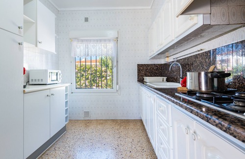 Vinaros House | Villa 'Casa Sorpresa' close to the Beach with Pool & Wi-Fi