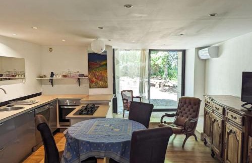 Peypin-d'Aigues House | Villa Chênes & Pins Piscine au Coeur du Luberon