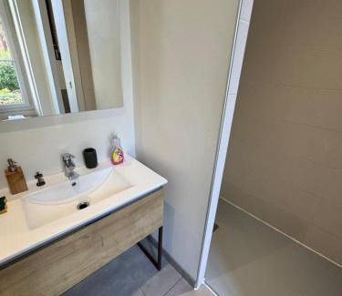 Brive-la-Gaillarde Apartment | Villa Chadourne - Chambre Accords