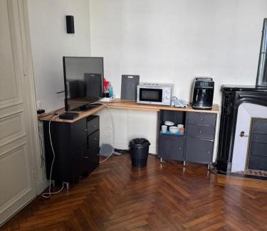 Brive-la-Gaillarde Apartment | Villa Chadourne - Chambre Accords