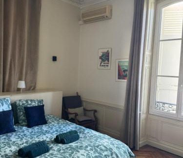 Brive-la-Gaillarde Apartment | Villa Chadourne - Chambre Accords