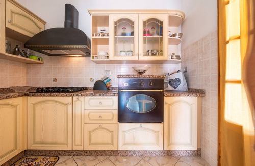 Quartu Sant'Elena Villa | Villa 'Chiara' with Mountain View, Wi-Fi and Air Conditioning