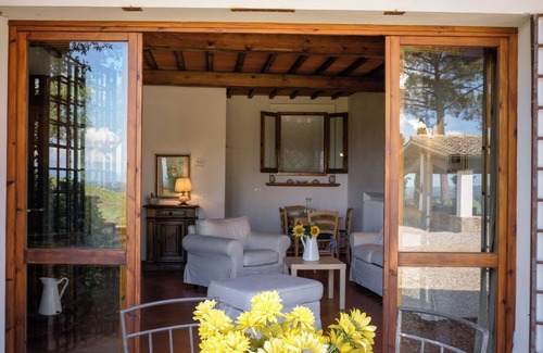 Chiocchio Villa | Villa Claro Chianti "il Cipresso" barn with use of pool 7 beds