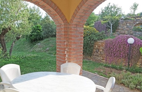 Casal Velino Villa | Villa Claudia is a refined, comfortable and freestanding villa with a view