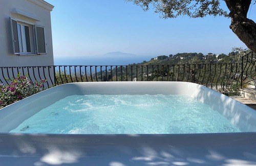 Anacapri Villa | Villa Claudia - Lovely villa with Jacuzzi hot tub