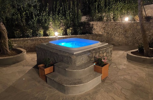 Anacapri Villa | Villa Claudia - Lovely villa with Jacuzzi hot tub