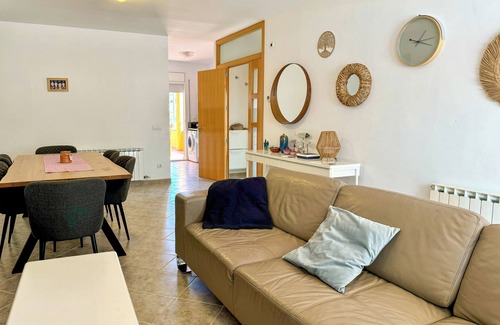 Pals House | Villa close to the beach. Capacity 12 people.Platja de Pals.