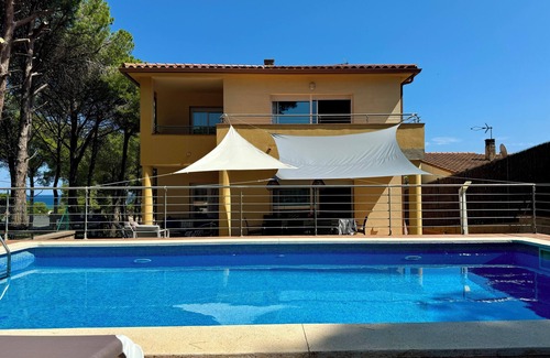 Pals House | Villa close to the beach. Capacity 12 people.Platja de Pals.