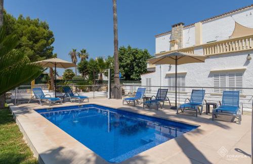 Alcudia Ski Chalet | Villa Comes