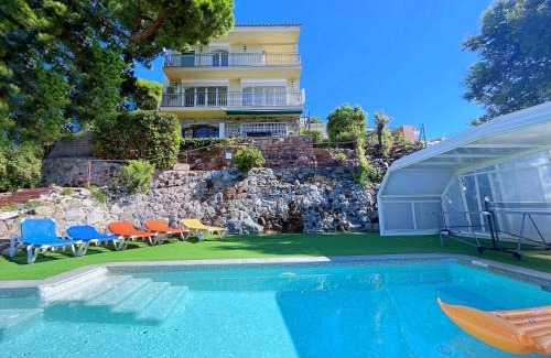 Santa Susanna House | Villa con piscina privada climatizada 29ºC