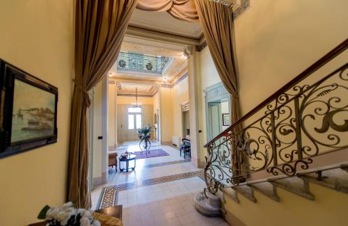 Mandello del Lario Villa | Villa Confalonieri
