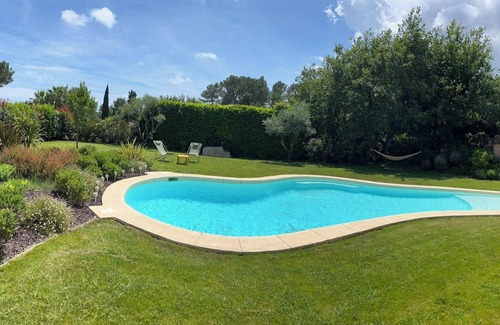Roquefort-les-Pins Villa | Villa Contemporaine Lumineuse au Calme Avec Piscine