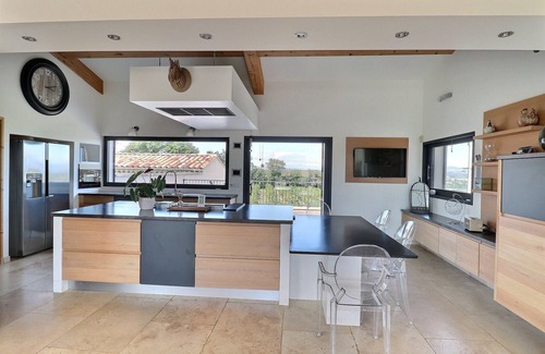 Bedarrides House | Villa Contemporaine Avec Piscine, au Coeur et au Calme du Vignoble