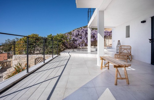 Lumio Villa | Villa Contemporaine, vue mer et Piscine, Idéale Pour Famille Nombreuse