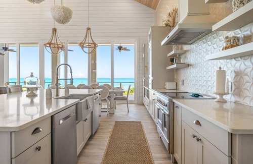 William's Town Villa | Villa Coral, Oceanfront/Beachfront w/Heated Pool, Large Footprint Designer Home