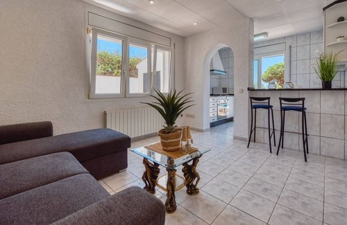 Lloret de Mar Villa | Villa "Costacabana - Maribel" with Private Pool, 3 Private Terraces & Wi-Fi