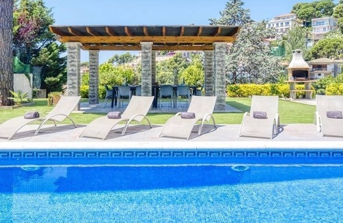 Lloret de Mar Villa | Villa "Costacabana - Paris" with Private Pool, 2 Private Terraces & Wi-Fi