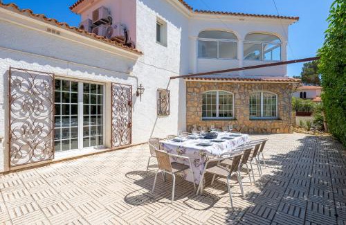 Miami Platja House | Villa Cristal