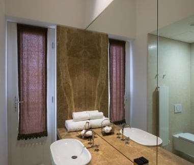 Tirgu Mures House | Villa Csonka by Privo