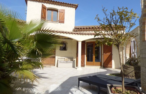 Villeneuve-les-Beziers Villa | Villa de Charme Avec Piscine Privative, Terrasse et Cuisine D'été, 8 Pers