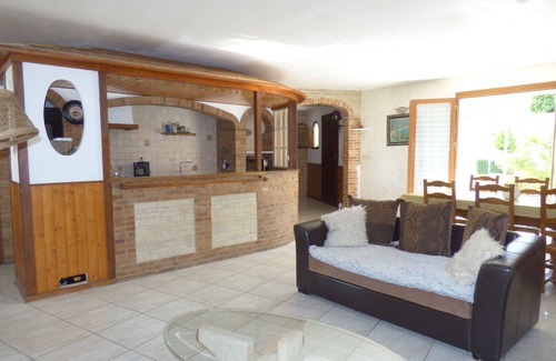 Villeneuve-les-Beziers Villa | Villa de Charme Avec Piscine Privative, Terrasse et Cuisine D'été, 8 Pers
