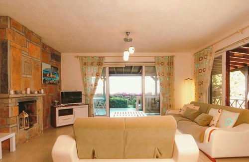 Gundogan Villa | Villa De La Vie With Private Pool