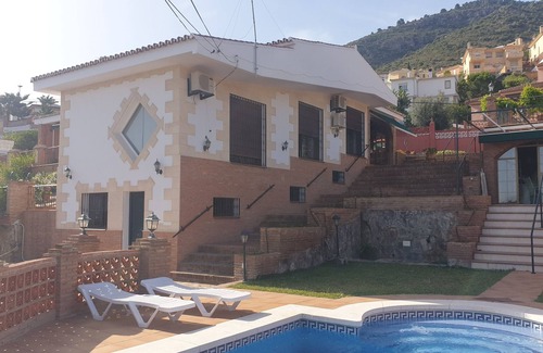 Alhaurin de la Torre Villa | Villa DE Lujo Aislada Para 10 +2 Personas
