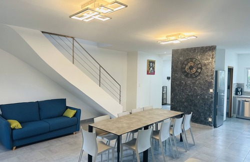 Sete Villa | Villa de Vinci + air conditioning + swimming pool + 6 bicycles for 10 people