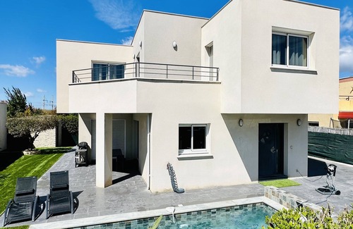 Sete Villa | Villa de Vinci + air conditioning + swimming pool + 6 bicycles for 10 people