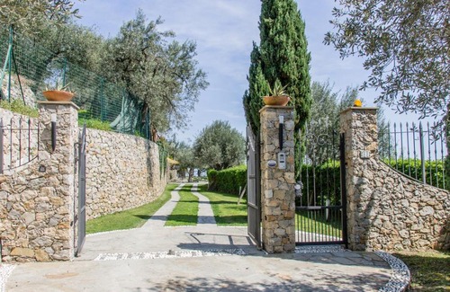 Finale Ligure Bed & Breakfast | Villa Degli Ulivi B&B